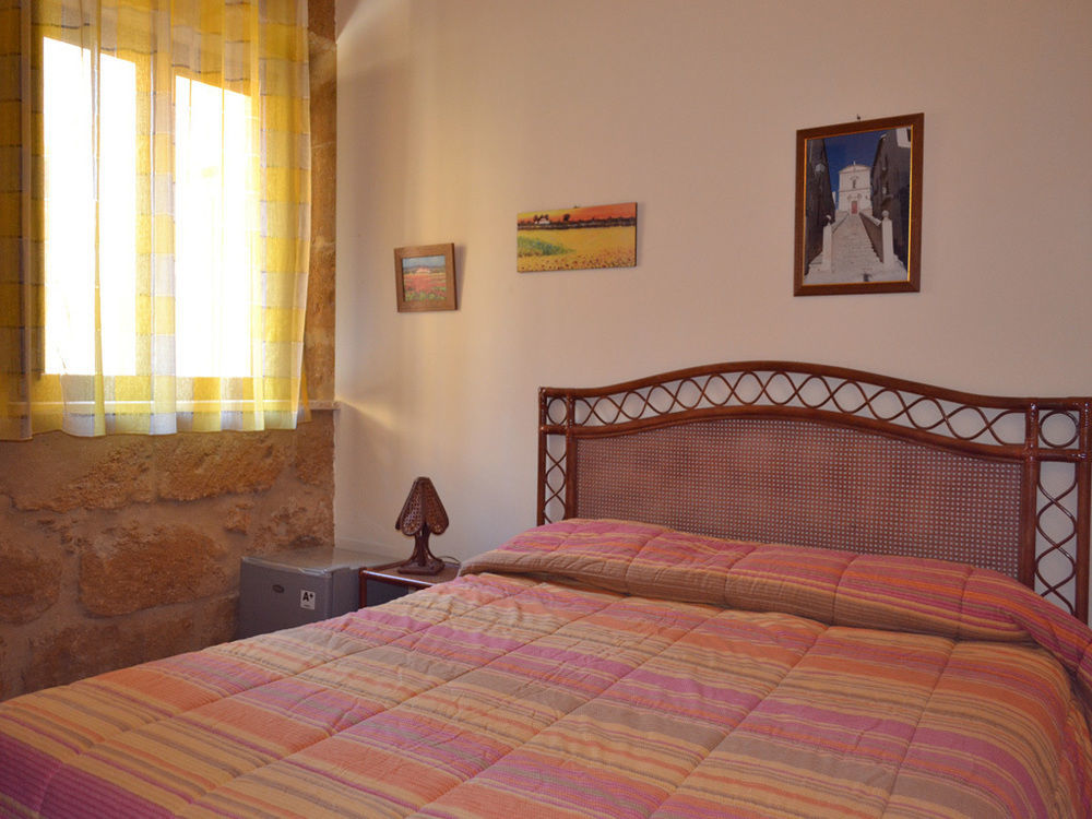 Bed and Breakfast Domus Antiqua Агридженто Экстерьер фото
